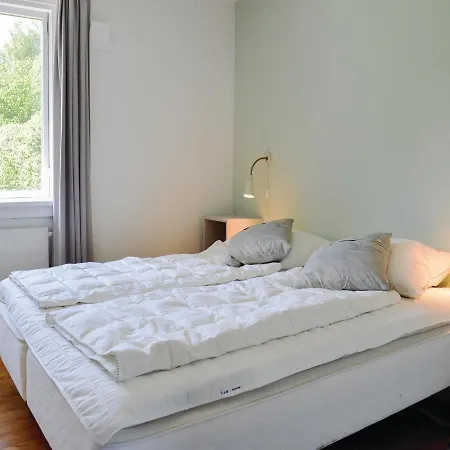 Four-bedroom Holiday In 度假居